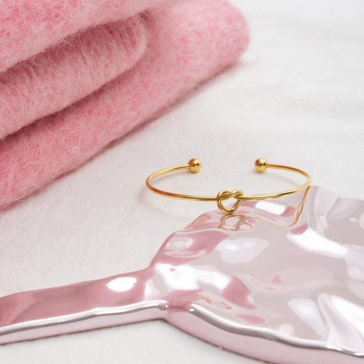 Infinity Knot Cuff - 18K Gold Plated