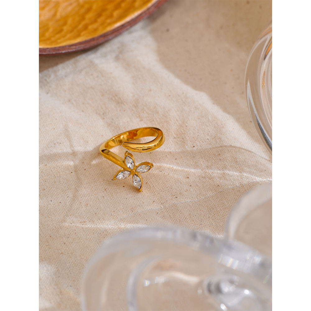 Petal Spark Ring - 18K Gold Plated (Adjustable)