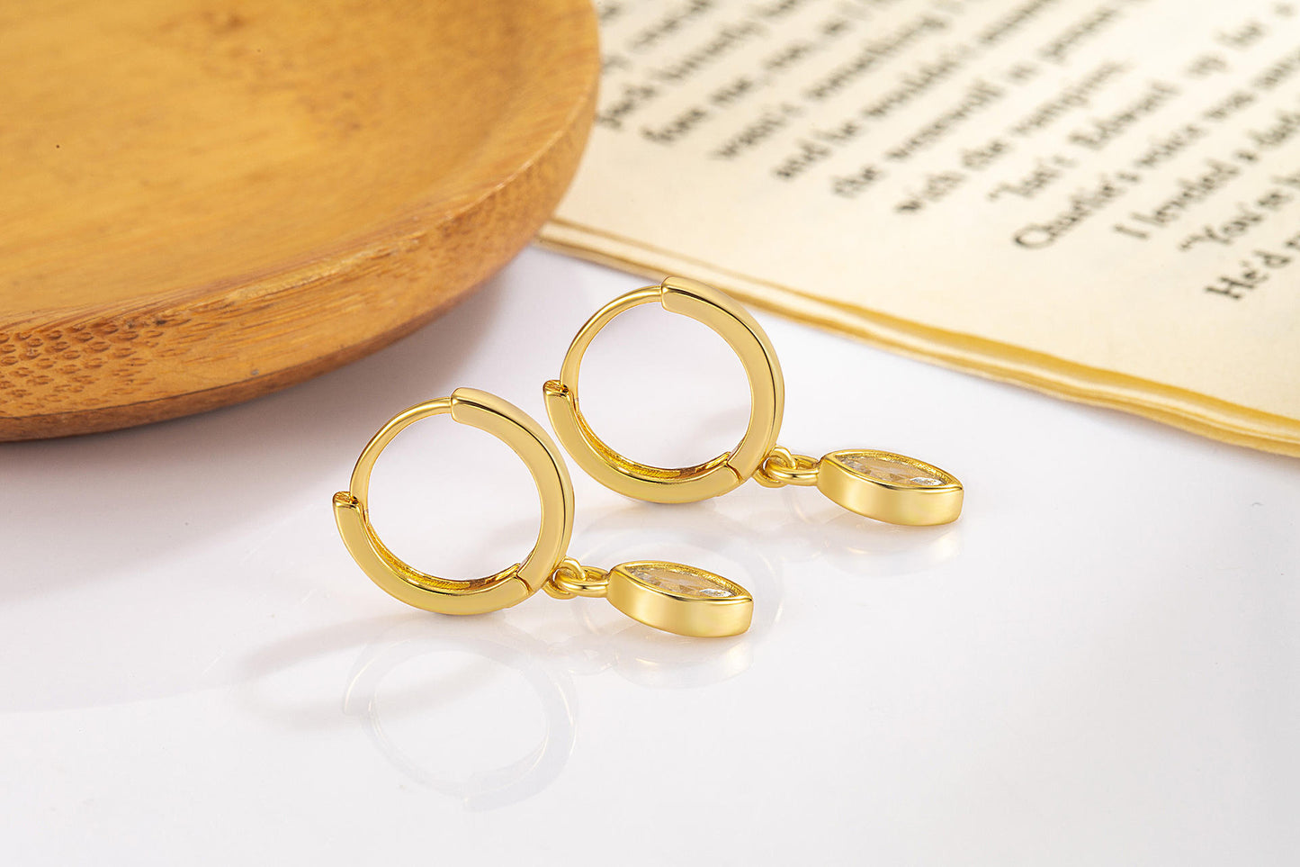 Petal Shine Hoop - 18K Gold Plated
