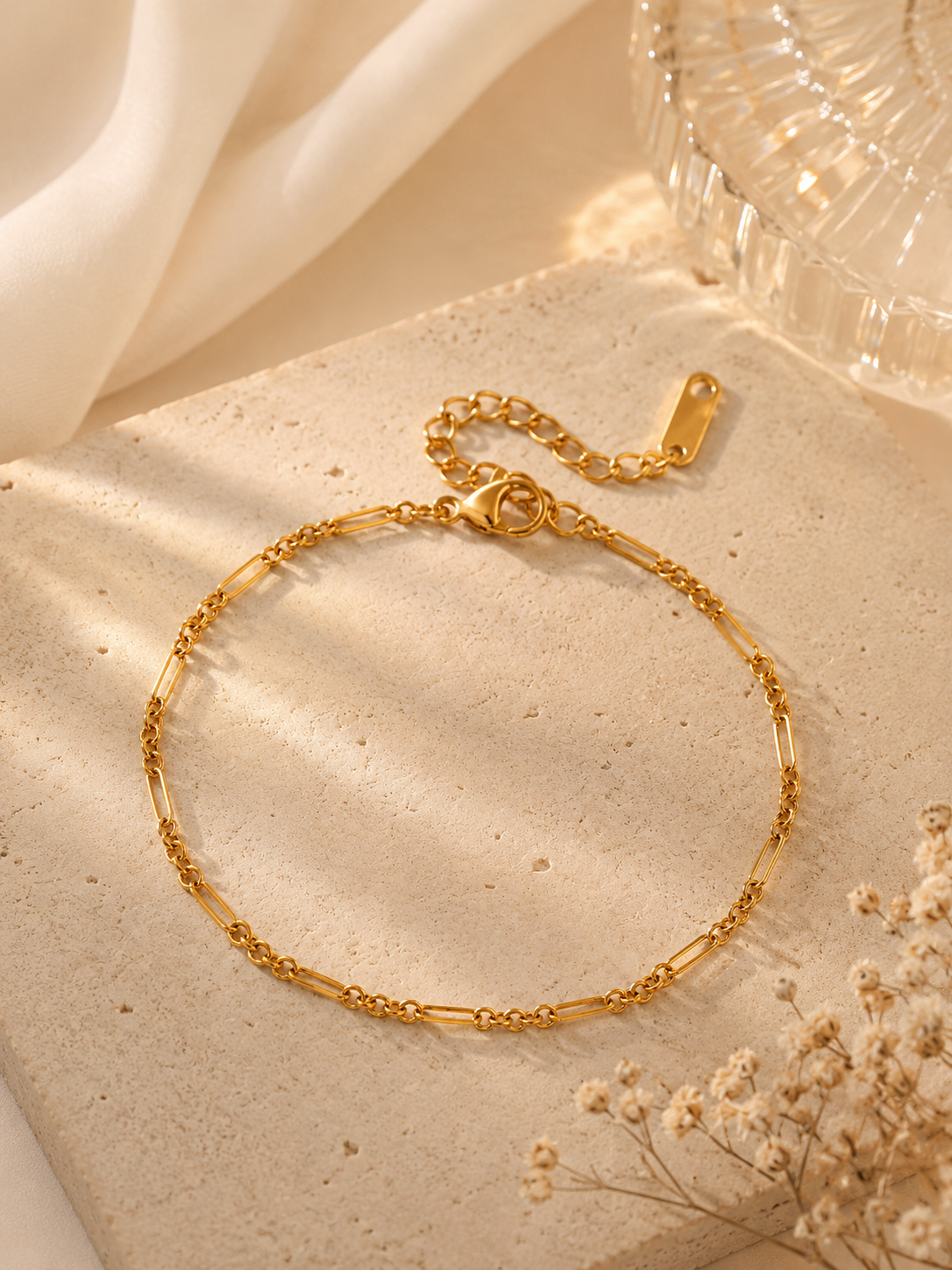 Linear Luxe Bracelet - 18K Gold Plated