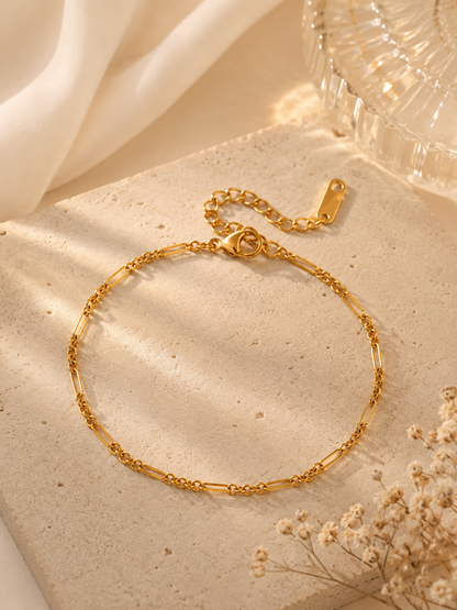 Linear Luxe Bracelet - 18K Gold Plated