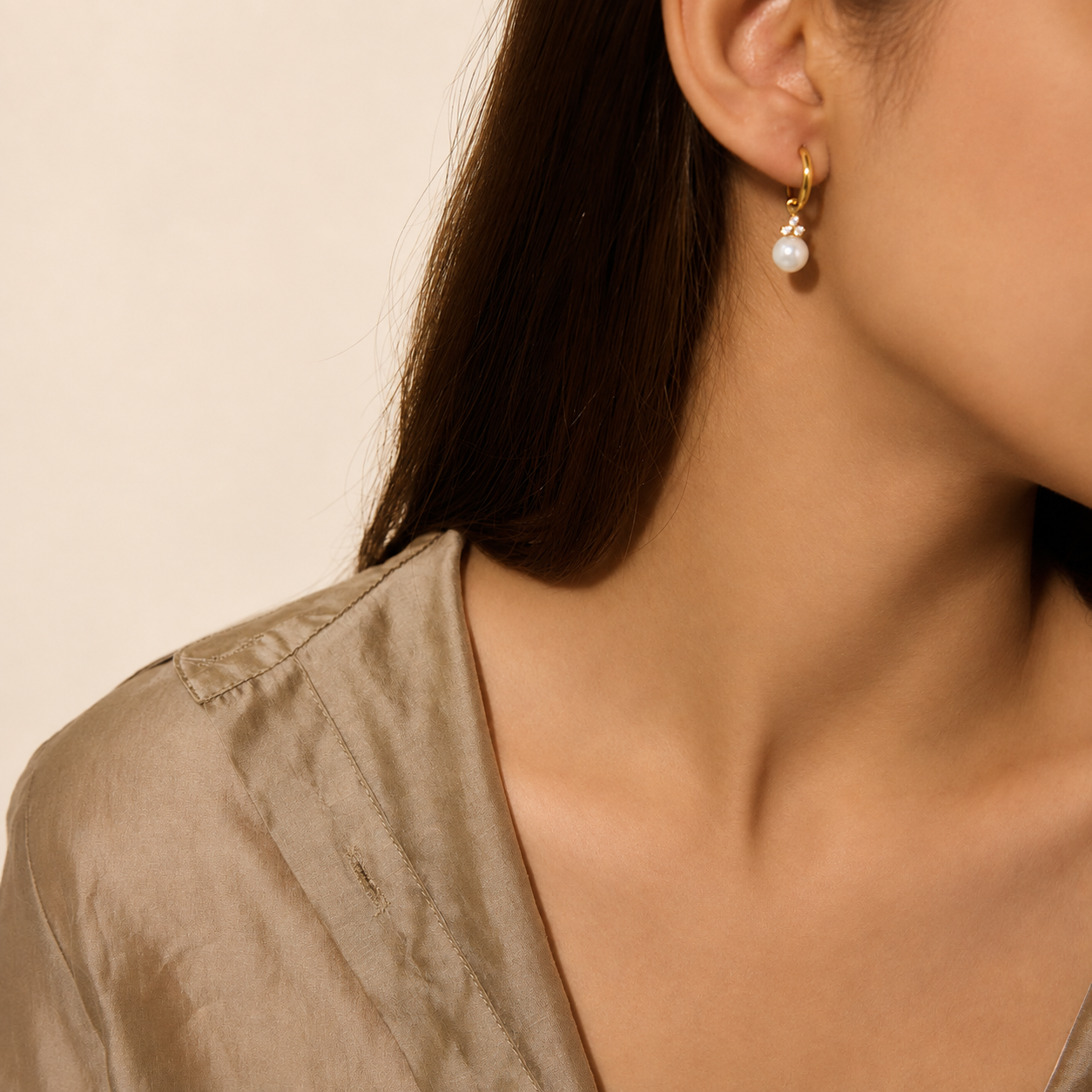 Avenor Pearl Hoops Earrings - 18K Gold Plated