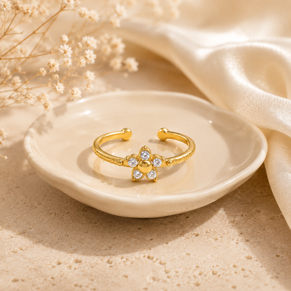 Ever Petal Ring - 18K Gold Plated (Adjustable)