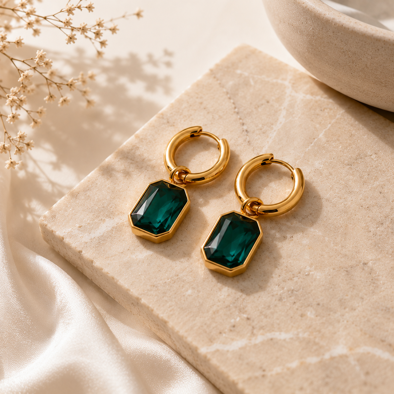 Emerald Muse Hoops Earrings - 18K Gold Plating