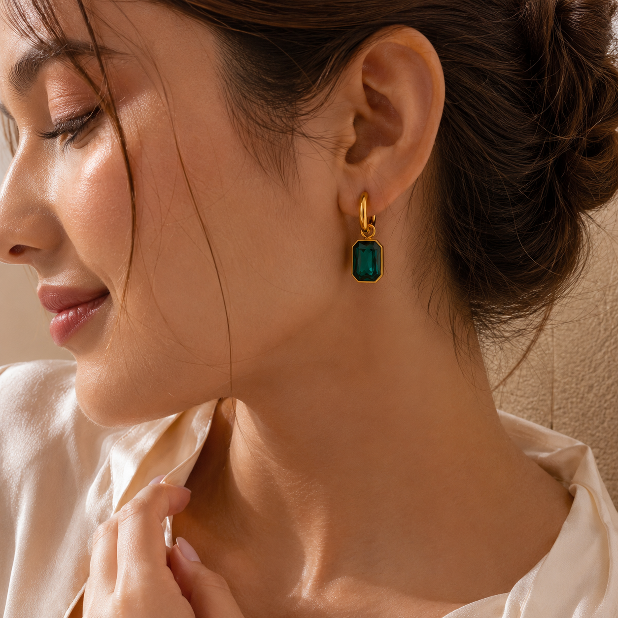Emerald Muse Hoops Earrings - 18K Gold Plating