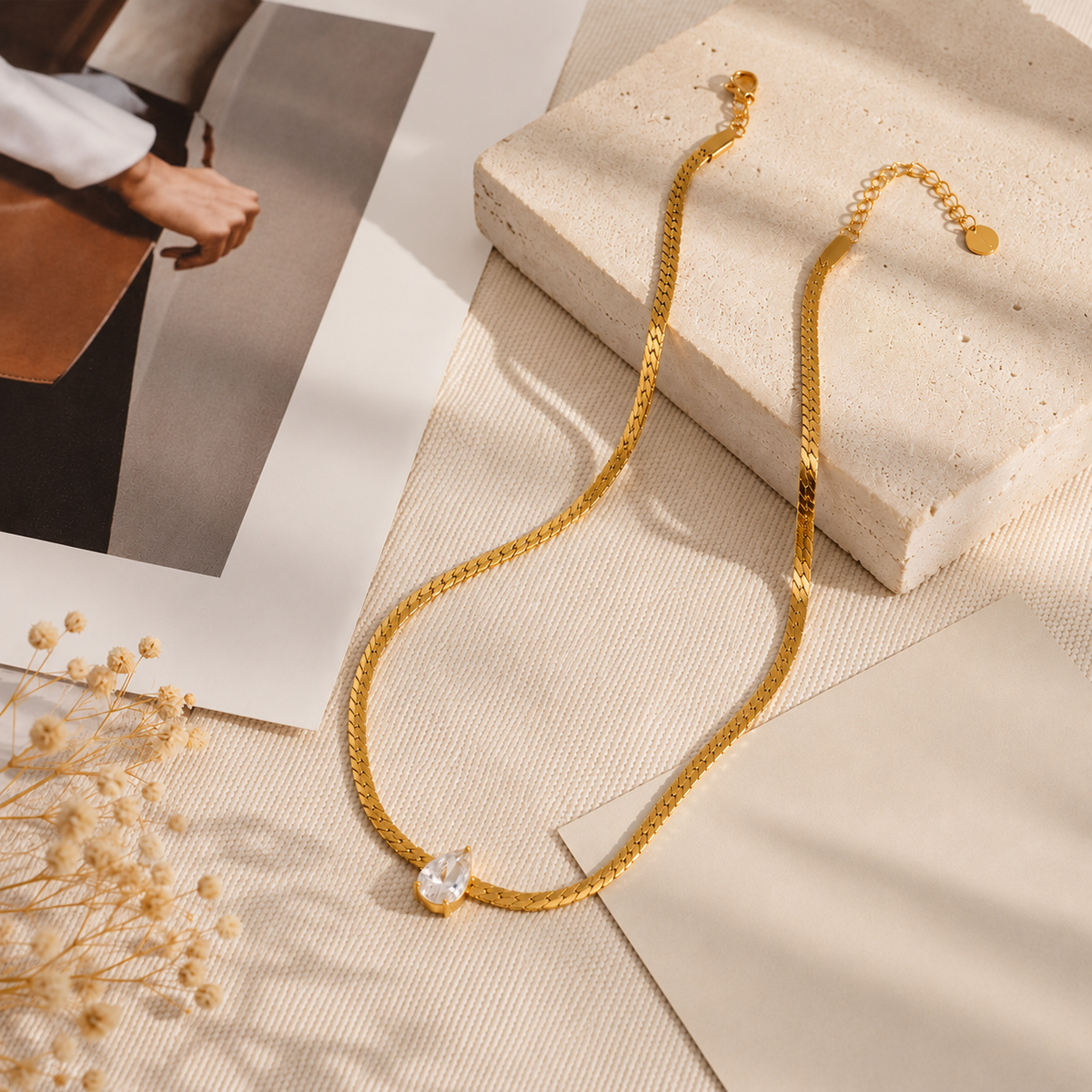 Drop Glow Necklace - 18k Gold Plated Anti Tarnish jewellery