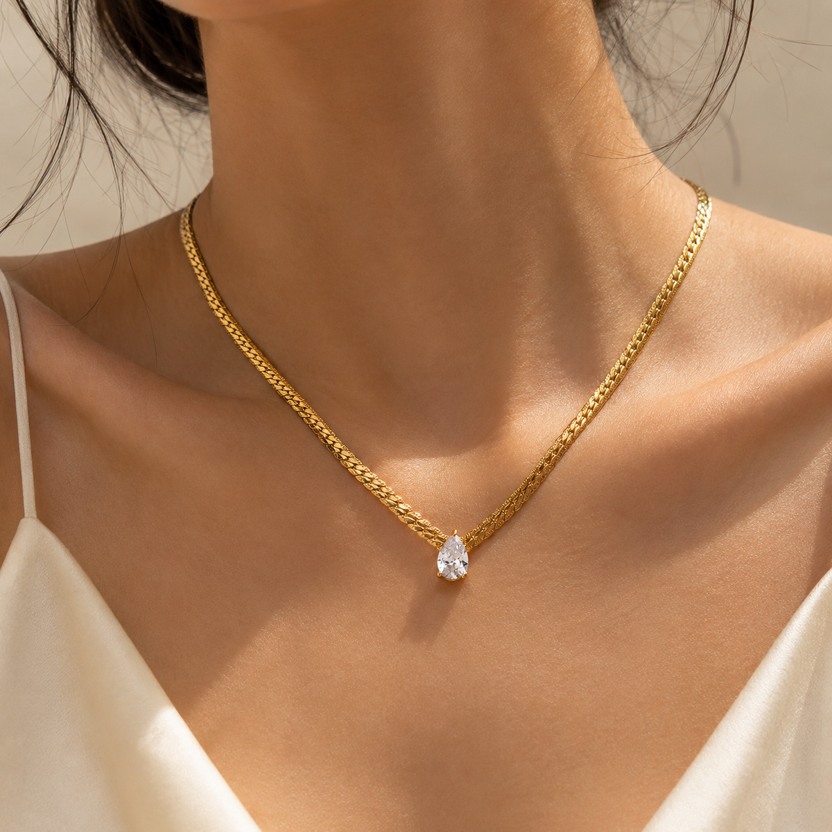 Drop Glow Necklace - 18k Gold Plated Anti Tarnish jewellery