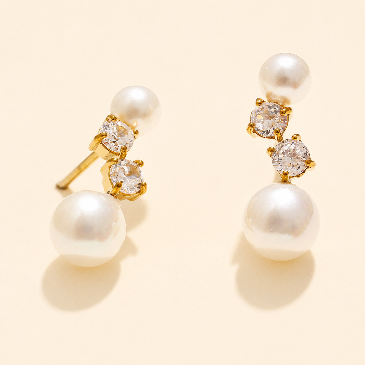 Pearlaire Studs Earrings - 18k Gold Plated