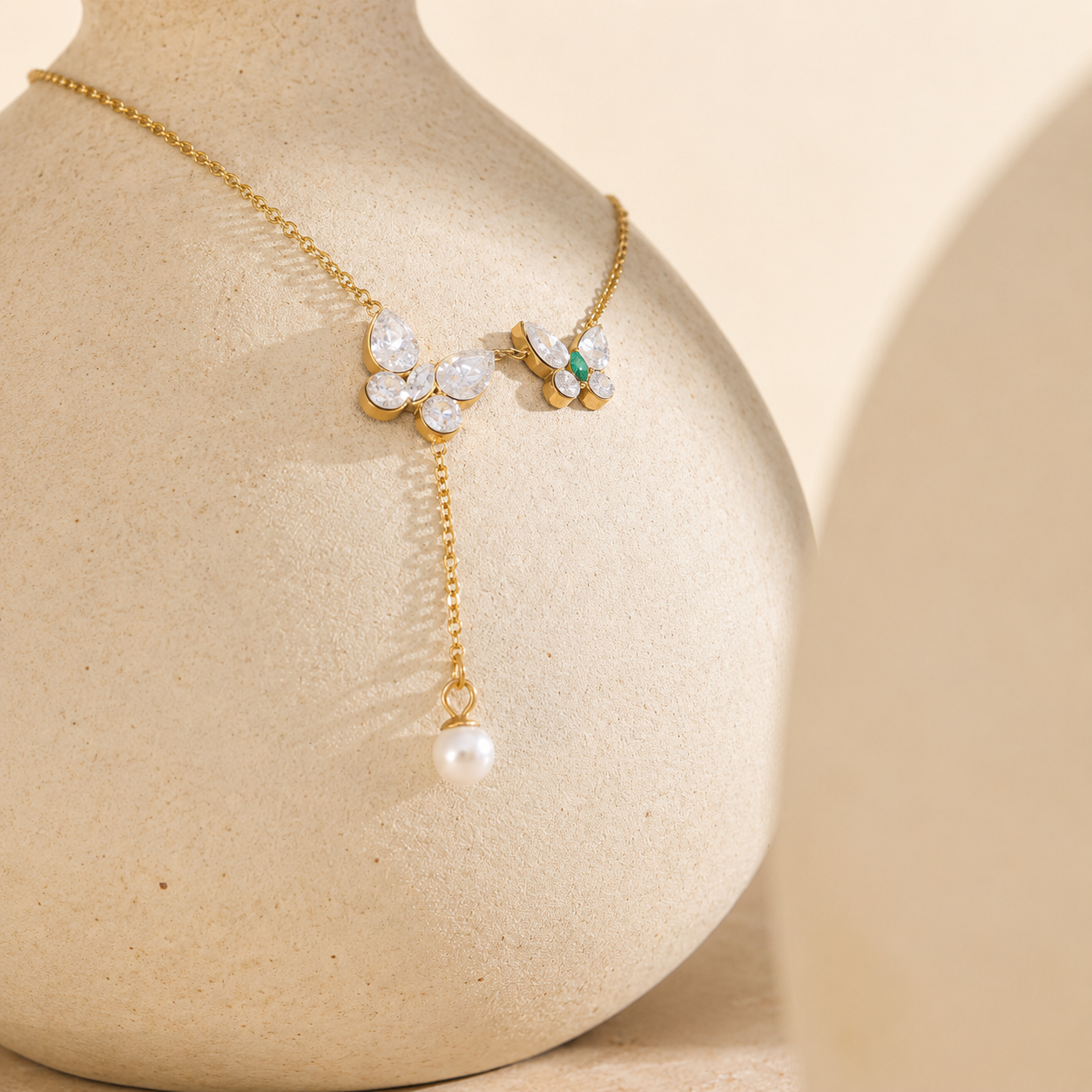 Papillon Pearl Necklace - 18k Gold Plated