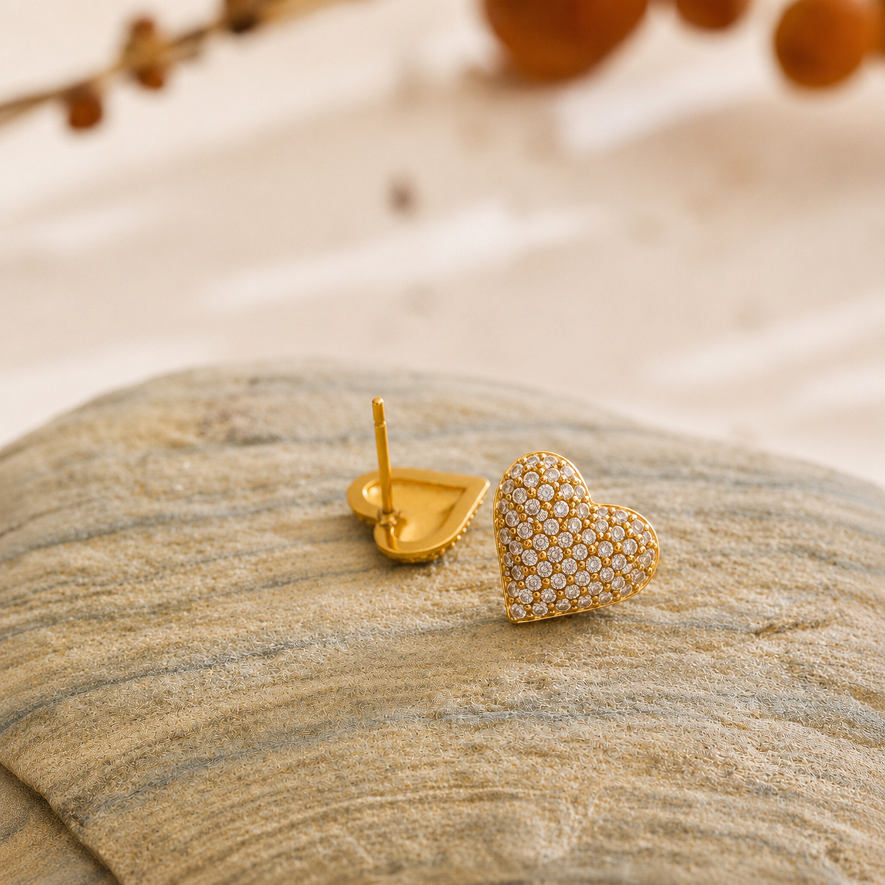 Eclat Heart Studs Earrings - 18k Gold Plated