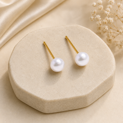 Grace Pearl Stud Earrings - 18K Gold Plated