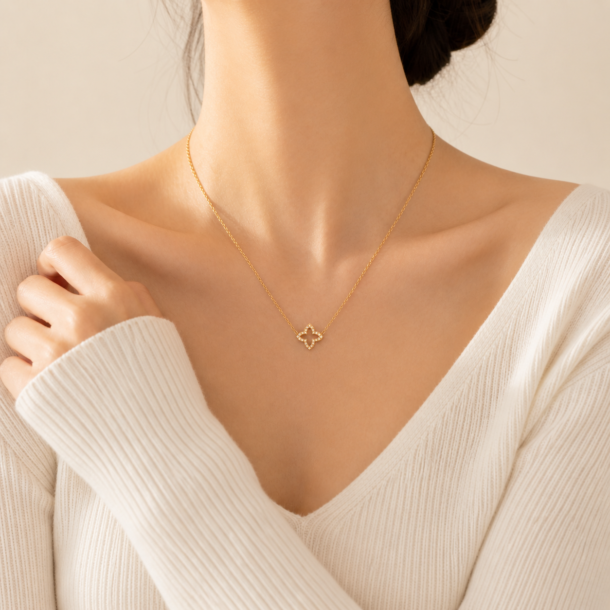 Celeste Clover Necklace – 18K Gold Plated