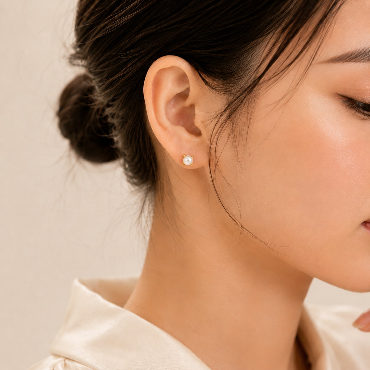 Pearl Dot Studs Earrings - 18K Gold Plated
