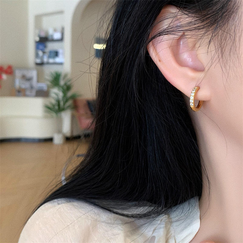 Lumi Huggie Hoops Earrings - 18K Gold Plated