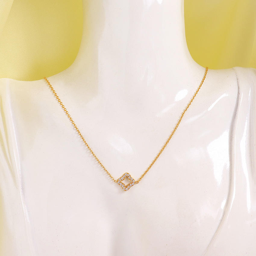 Celeste Clover Necklace – 18K Gold Plated