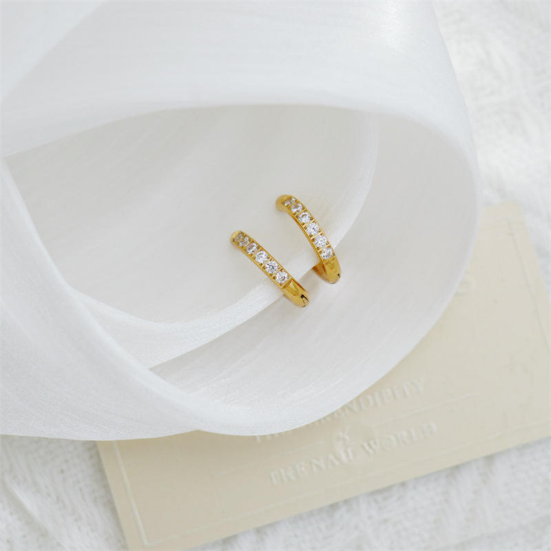 Lumi Huggie Hoops Earrings - 18K Gold Plated