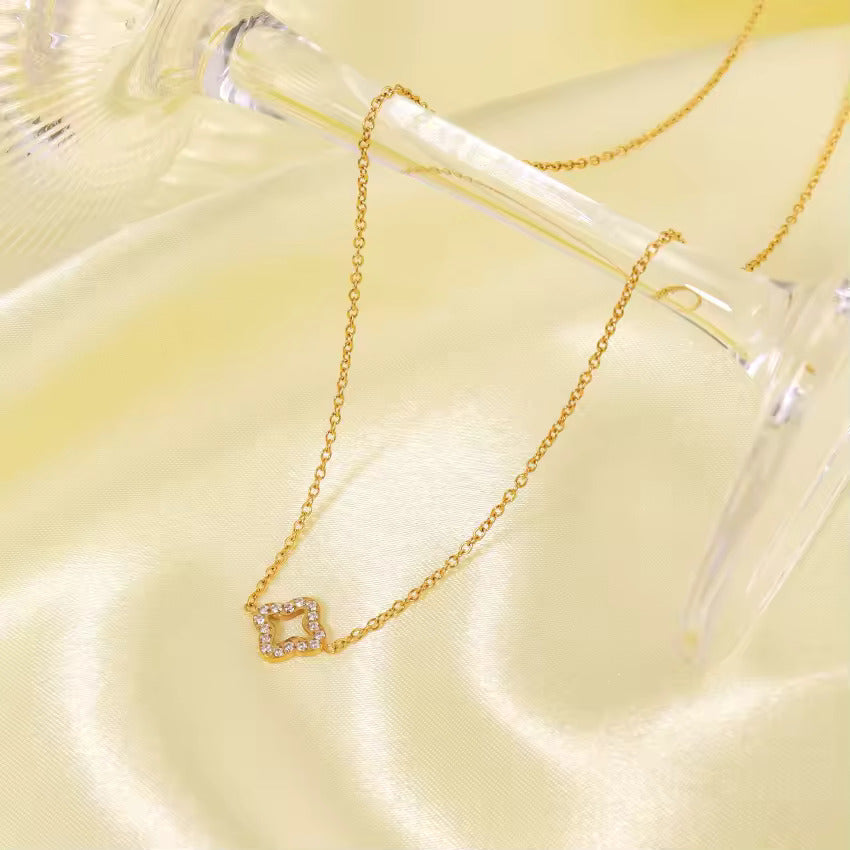 Celeste Clover Necklace – 18K Gold Plated