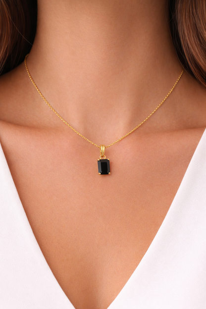 Midnight Onyx Pendant – 18K Gold Plated