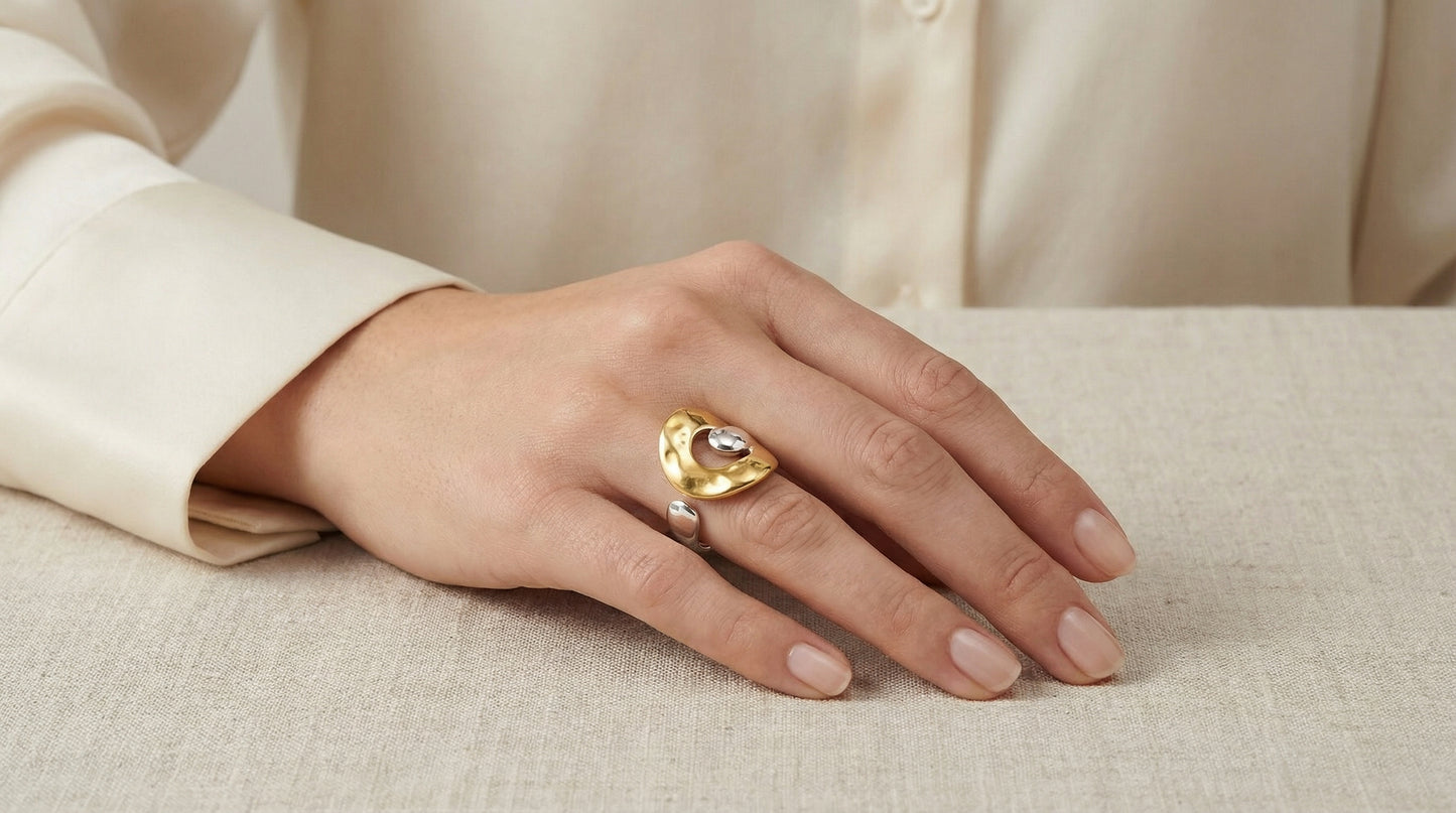 Sculpted Curve Ring - 18K Gold Plated (Adjustable)