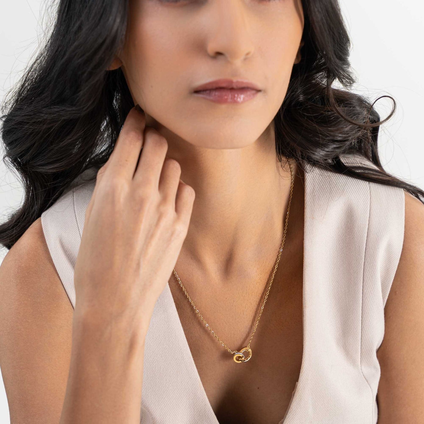 Buy Interlocked Timeless Pendant Necklace - 18K Gold Plated online jewellery