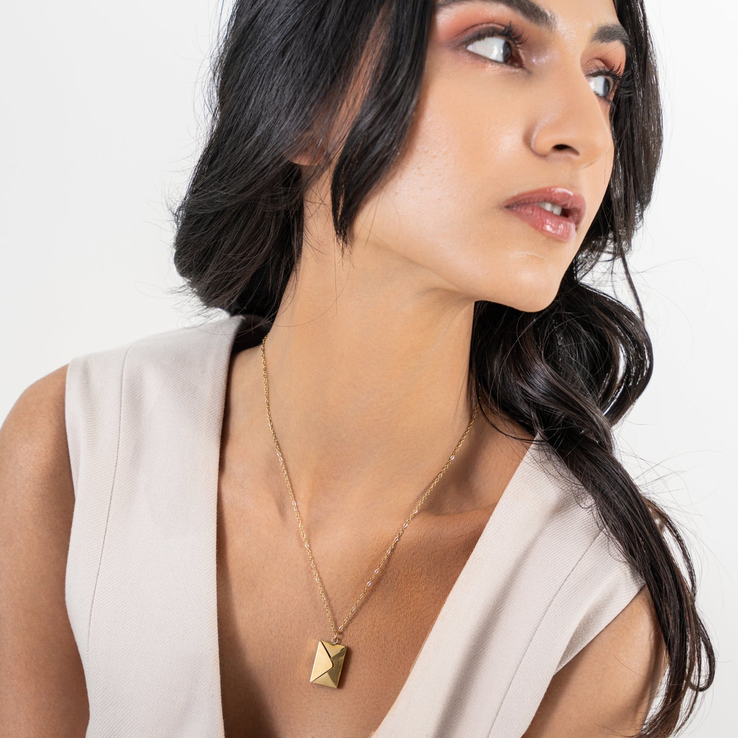 Classy Envelope ILY Pendant Necklace - 18K Gold Plated