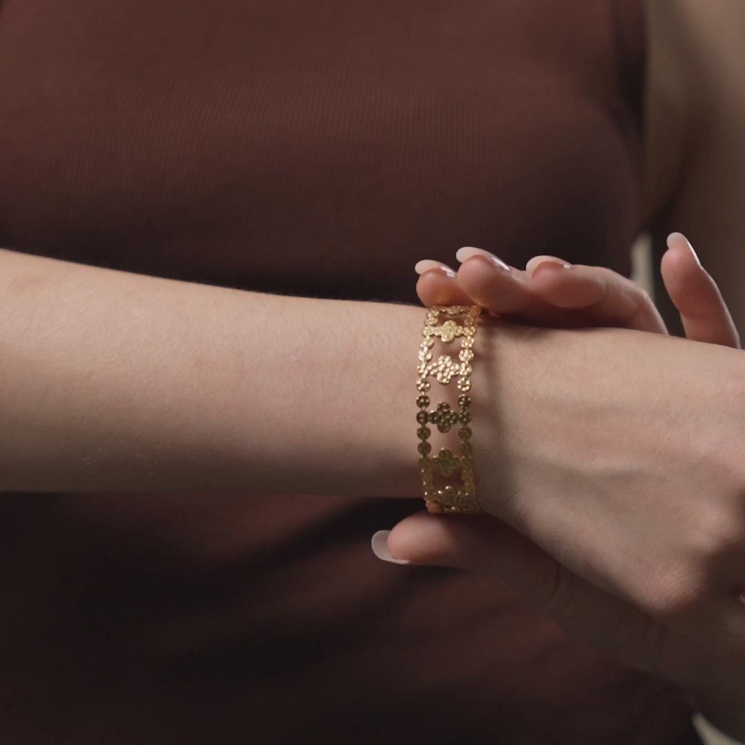 Laruzo Cuff Bangle Bracelet  Video