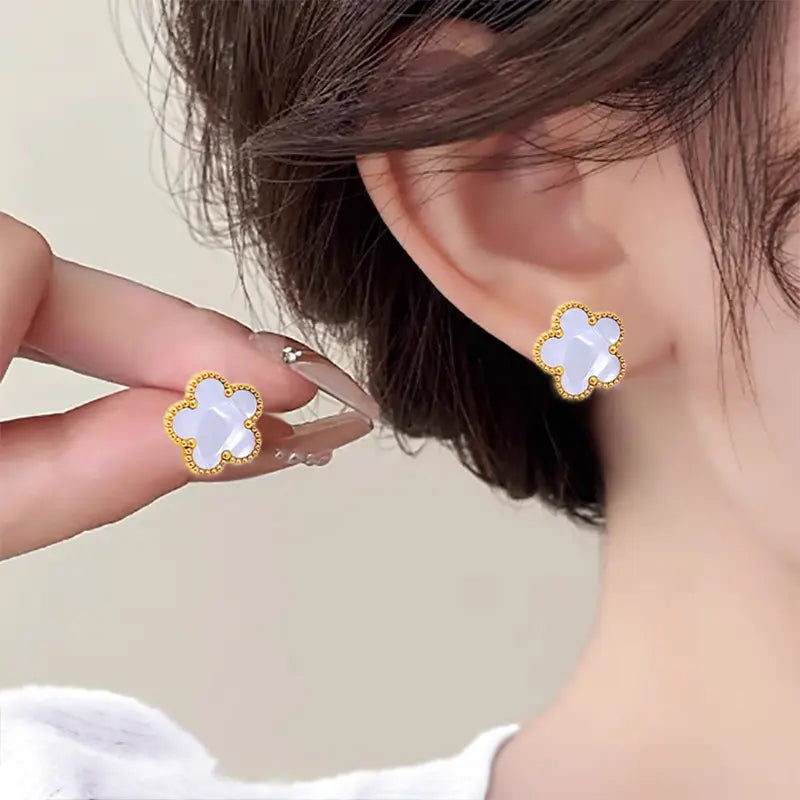 White Clover Stud Earrings - 18K Gold Plated